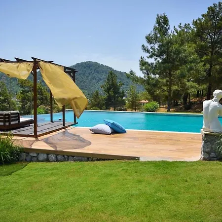 Villa Turiya 말마리스